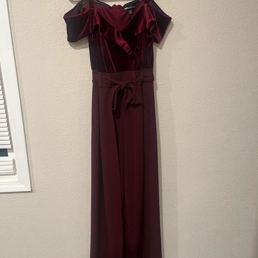 Chic One-Shoulder Burgundy Dress